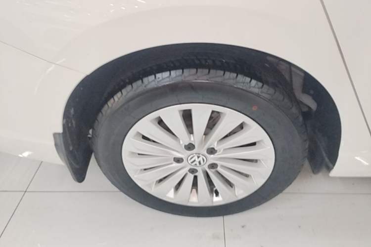 Used Volkswagen Lavida 2019 1.5L Automatic Vision Edition China VI Standard Right Rear Wheel Hub