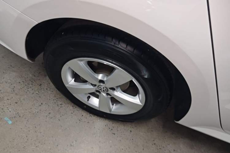 Used Volkswagen Lavida 2019 Lavida Start 1.5L Manual Fashion Edition China VI Standard Right Rear Wheel Hub