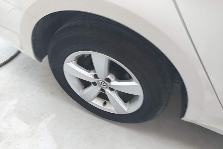 Used Volkswagen Lavida 2019 Lavida Start 1.5L Manual Fashion Edition China VI Standard Right Rear Wheel Hub