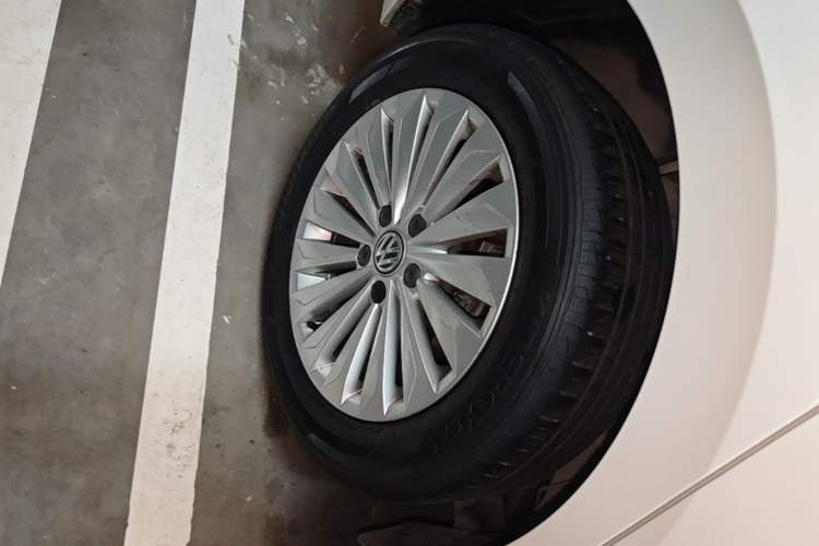 Used Volkswagen Lavida 2019 280TSI DSG Comfort Edition China VI standard Right Rear Wheel Hub