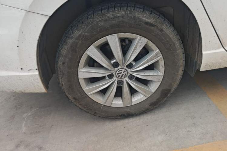 Used Volkswagen Lavida 2019 1.5L Automatic Fashion Edition China VI Right Rear Wheel Hub