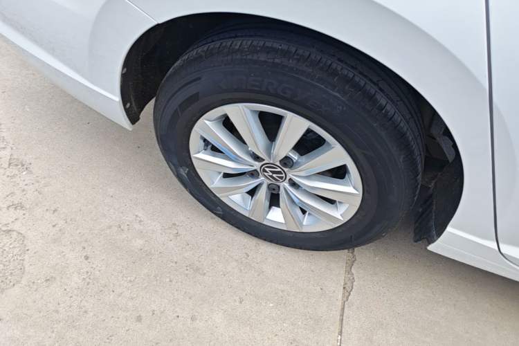 Used Volkswagen Lavida 2019 1.5L Automatic Comfort Edition China VI Standard Right Rear Wheel Hub