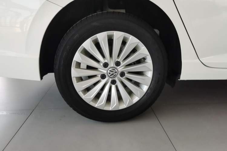 Used Volkswagen Lavida 2019 280TSI DSG Comfort Edition China VI standard Right Rear Wheel Hub