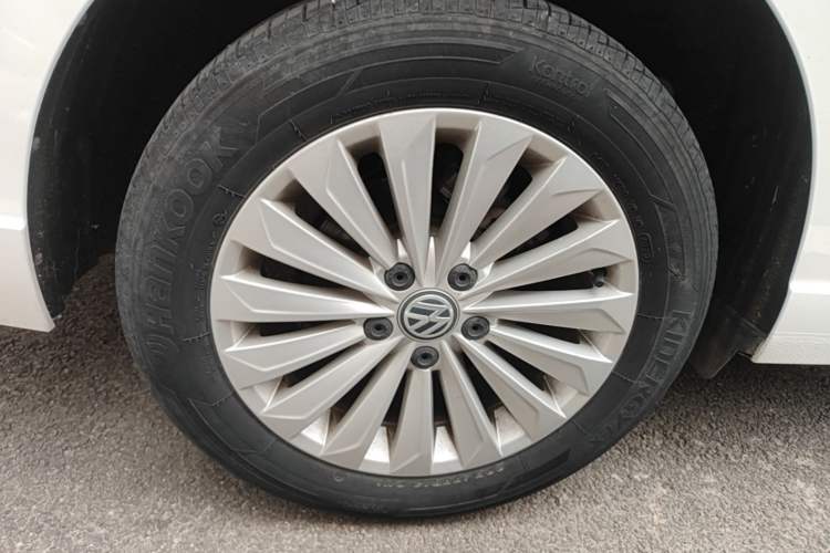 Used Volkswagen Lavida 2019 1.5L Automatic Comfort Edition China VI Standard Right Rear Wheel Hub