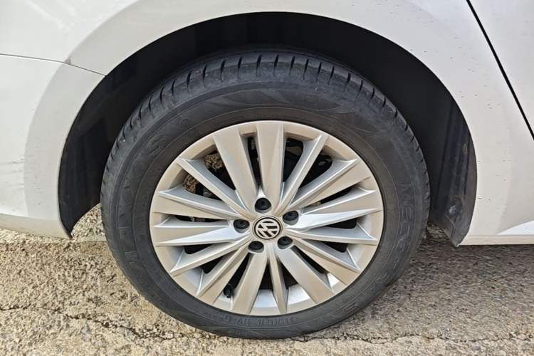 Used Volkswagen Lavida 2019 Lavida Start 1.5L Automatic Comfort Edition China VI Standard Right Rear Wheel Hub