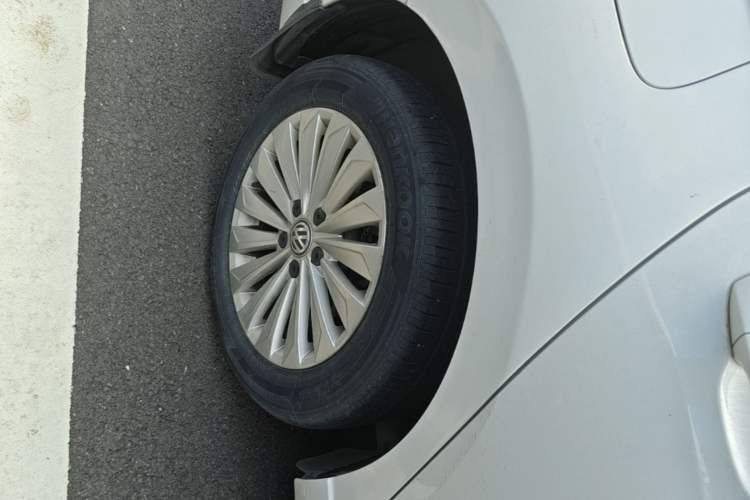 Used Volkswagen Lavida 2019 1.5L Automatic Comfort Edition China VI Standard Right Rear Wheel Hub