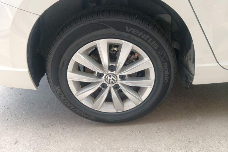 Used Volkswagen Lavida 2019 1.5L Automatic Fashion Edition China VI Right Rear Wheel Hub