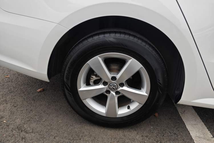 Used Volkswagen Lavida 2019 Lavida Start 1.5L Automatic Trendy Version China VI Standard Right Rear Wheel Hub