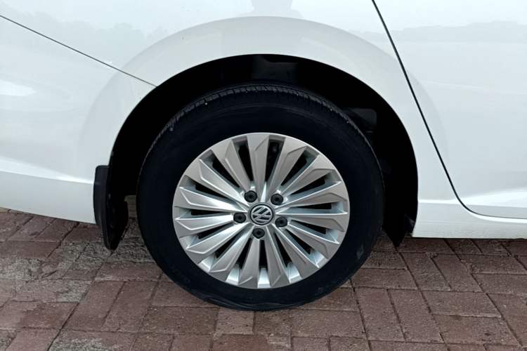 Used Volkswagen Lavida 2019 1.5L Automatic Comfort Edition China VI Standard Right Rear Wheel Hub