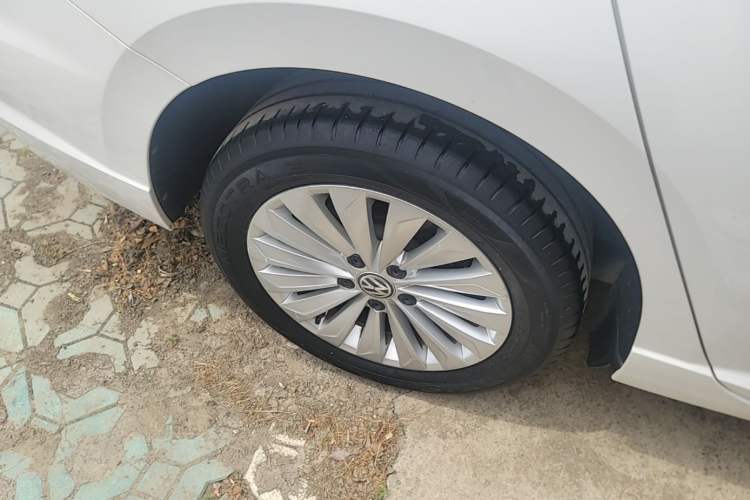 Used Volkswagen Lavida 2019 1.5L Automatic Comfort Edition China VI Standard Right Rear Wheel Hub