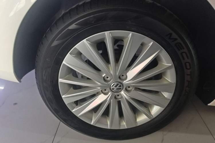 Used Volkswagen Lavida 2019 Lavida Start 1.5L Automatic Comfort Edition China VI Standard Right Rear Wheel Hub