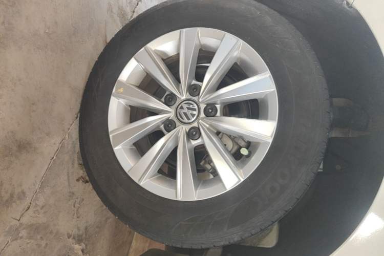 Used Volkswagen Lavida 2019 1.5L Automatic Fashion Edition China VI Right Rear Wheel Hub