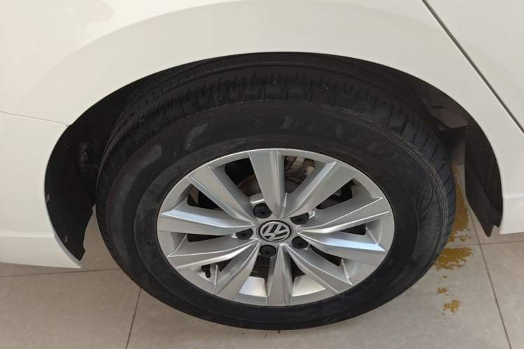 Used Volkswagen Lavida 2019 1.5L Automatic Fashion Edition China VI Right Rear Wheel Hub