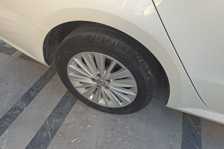 Used Volkswagen Lavida 2019 Lavida Start 1.5L Automatic Comfort Edition China VI Standard Right Rear Wheel Hub