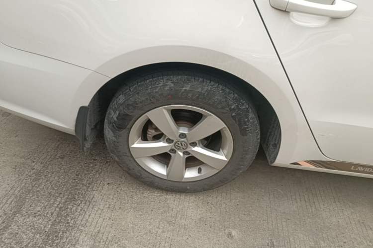 Used Volkswagen Lavida 2019 Lavida Start 1.5L Manual Fashion Edition China VI Standard Right Rear Wheel Hub