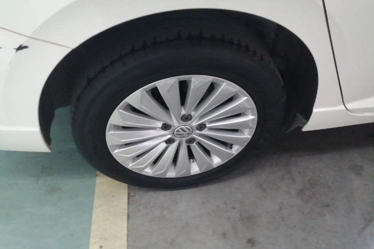 Used Volkswagen Lavida 2019 1.5L Automatic Comfort Edition China VI Standard Right Rear Wheel Hub