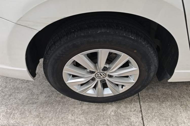Used Volkswagen Lavida 2019 1.5L Automatic Fashion Edition China VI Right Rear Wheel Hub