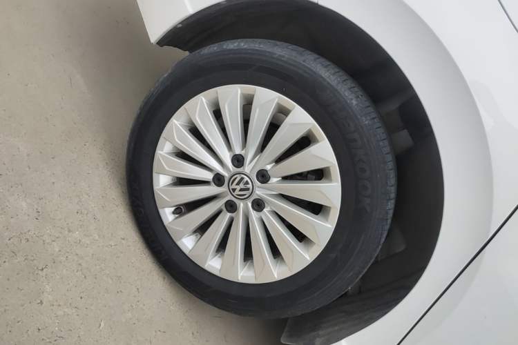 Used Volkswagen Lavida 2019 1.5L Automatic Comfort Edition China VI Standard Right Rear Wheel Hub