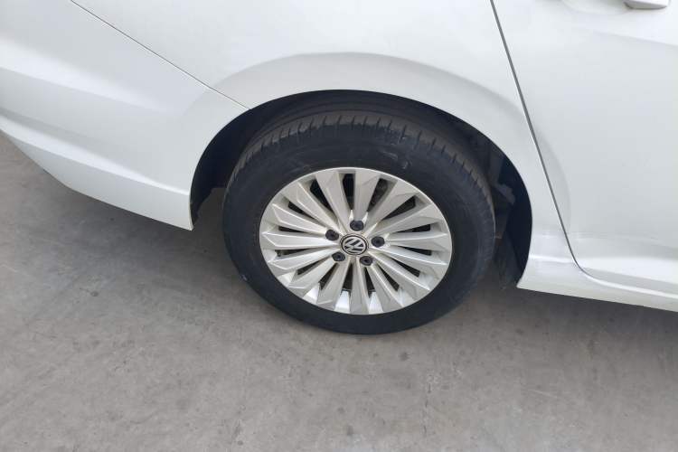 Used Volkswagen Lavida 2019 280TSI DSG Comfort Edition China VI standard Right Rear Wheel Hub