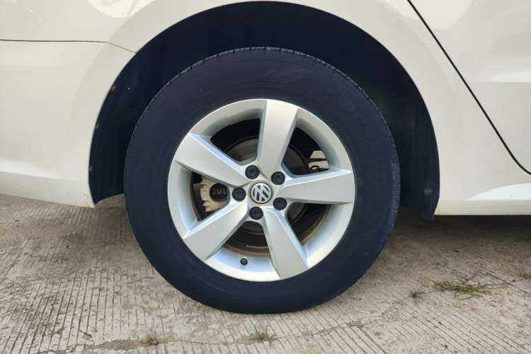 Used Volkswagen Lavida 2019 Lavida Start 1.5L Manual Fashion Edition China VI Standard Right Rear Wheel Hub