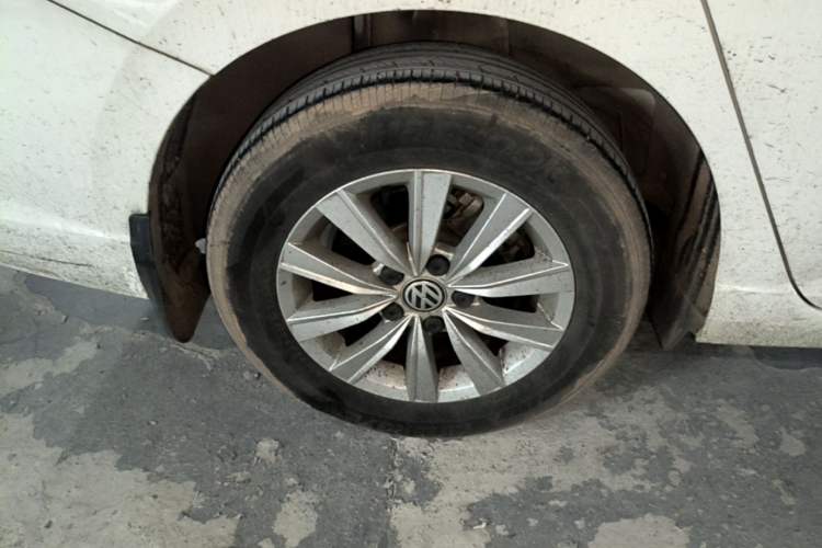 Used Volkswagen Lavida 2019 1.5L Automatic Fashion Edition China VI Right Rear Wheel Hub