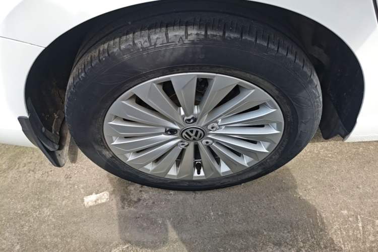 Used Volkswagen Lavida 2019 1.5L Automatic Comfort Edition China VI Standard Right Rear Wheel Hub