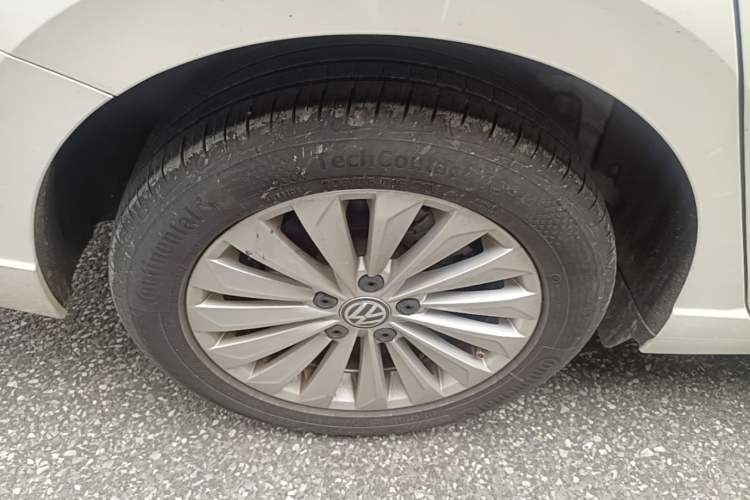 Used Volkswagen Lavida 2019 1.5L Automatic Comfort Edition China VI Standard Right Rear Wheel Hub