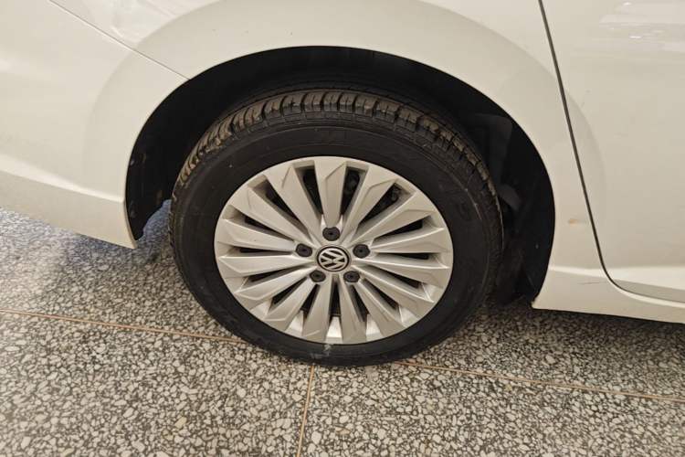 Used Volkswagen Lavida 2019 1.5L Automatic Comfort Edition China VI Standard Right Rear Wheel Hub