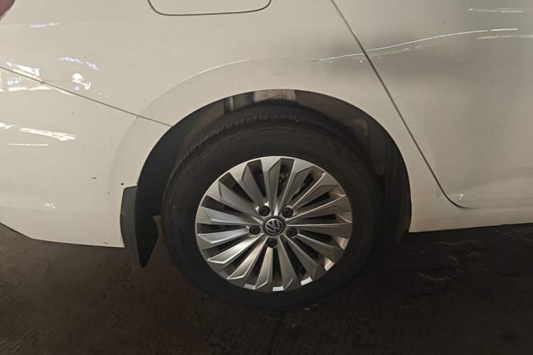 Used Volkswagen Lavida 2019 1.5L Automatic Comfort Edition China VI Standard Right Rear Wheel Hub