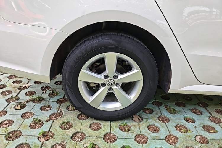 Used Volkswagen Lavida 2019 Lavida Start 1.5L Automatic Trendy Version China VI Standard Right Rear Wheel Hub
