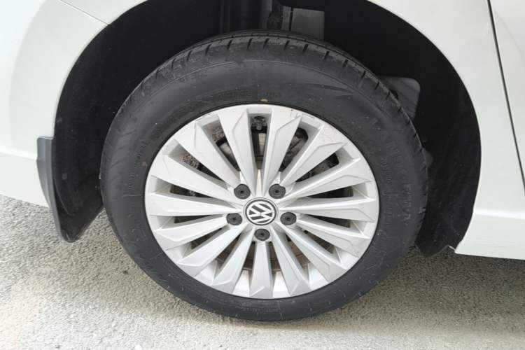 Used Volkswagen Lavida 2019 1.5L Automatic Comfort Edition China VI Standard Right Rear Wheel Hub