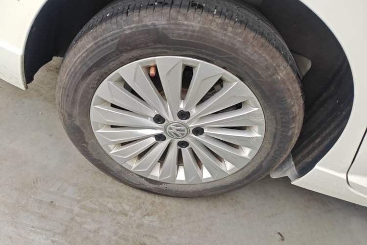 Used Volkswagen Lavida 2019 280TSI DSG Comfort Edition China VI standard Right Rear Wheel Hub