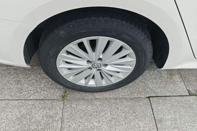 Used Volkswagen Lavida 2019 Lavida Start 1.5L Automatic Comfort Edition China VI Standard Right Rear Wheel Hub