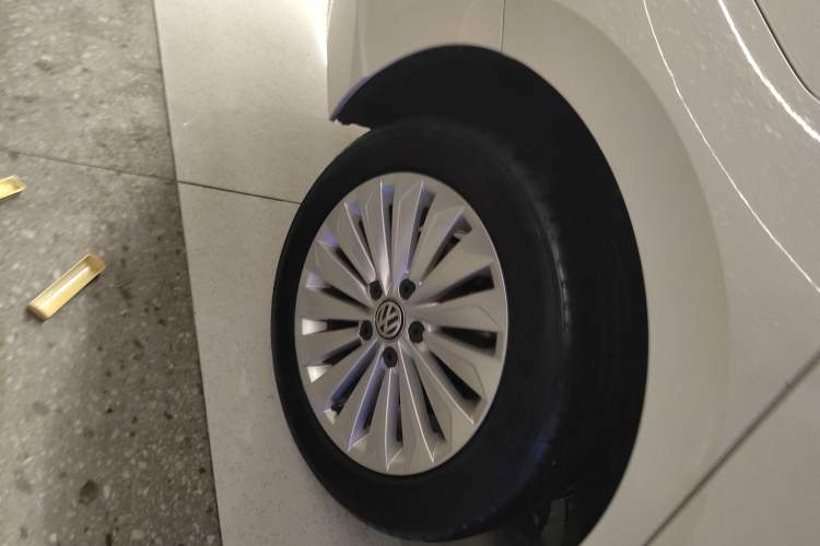 Used Volkswagen Lavida 2019 280TSI DSG Comfort Edition China VI standard Right Rear Wheel Hub