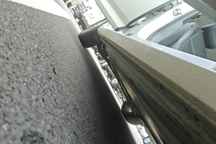 Used Volkswagen Lavida 2019 1.5L Automatic Comfort Edition China VI Standard Right Side Sill