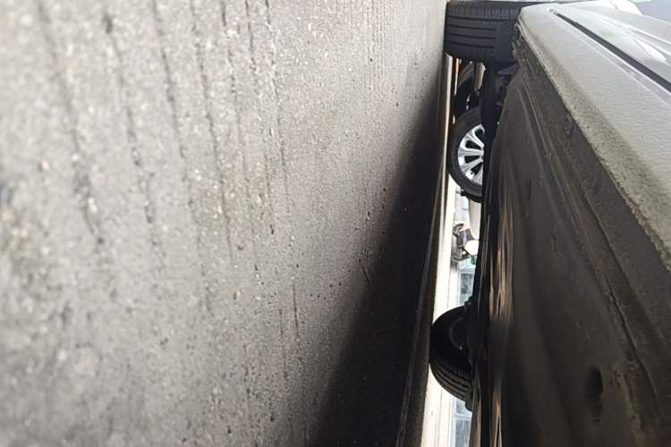 Used Volkswagen Lavida 2019 1.5L Automatic Comfort Edition China VI Standard Right Side Sill
