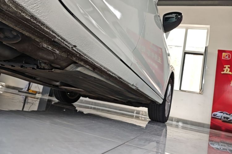 Used Volkswagen Lavida 2019 1.5L Automatic Comfort Edition China VI Standard Right Side Sill