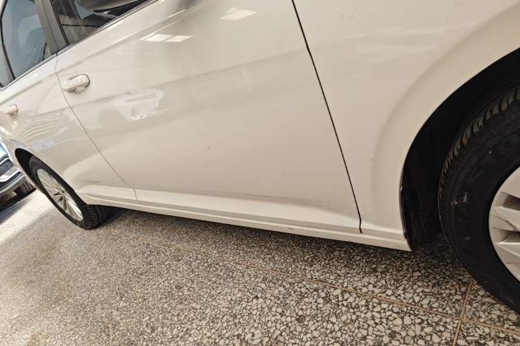 Used Volkswagen Lavida 2019 1.5L Automatic Comfort Edition China VI Standard Right Side Sill