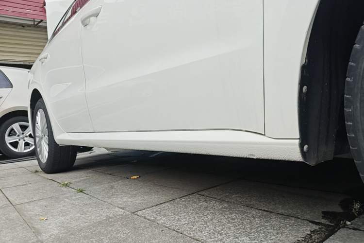 Used Volkswagen Lavida 2019 Lavida Start 1.5L Automatic Comfort Edition China VI Standard Right Side Sill