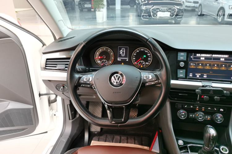 Used Volkswagen Lavida 2019 280TSI DSG Luxury Edition China VI Standard Steering Wheel