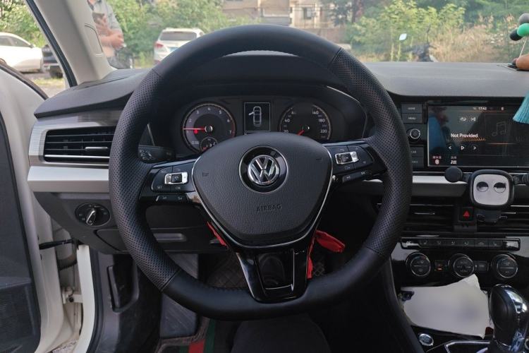 Used Volkswagen Lavida 2019 280TSI DSG Luxury Edition China VI Standard Steering Wheel