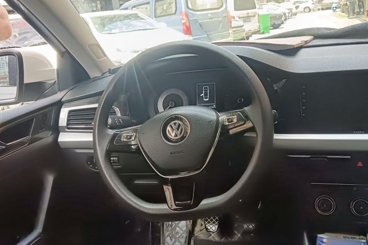 Used Volkswagen Lavida 2019 1.5L Manual Comfort Edition China VI Standard Steering Wheel