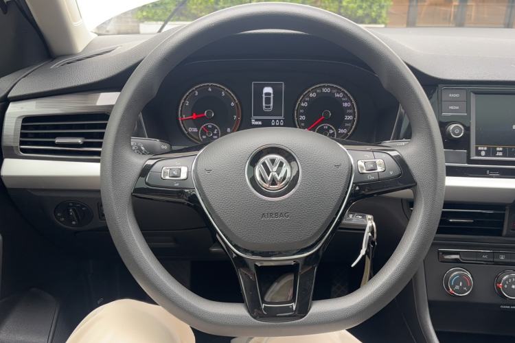 Used Volkswagen Lavida 2019 1.5L Automatic Comfort Edition China VI Standard Steering Wheel