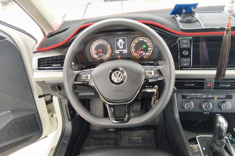 Used Volkswagen Lavida 2019 1.5L Automatic Comfort Edition China VI Standard Steering Wheel