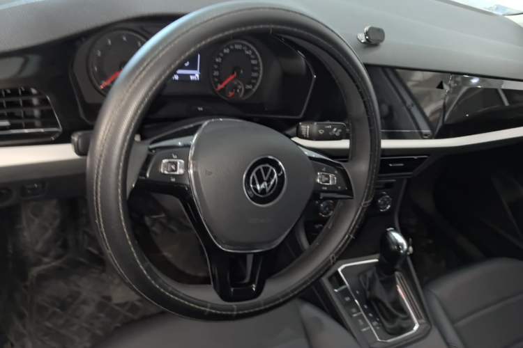 Used Volkswagen Lavida 2019 1.5L Automatic Comfort Edition China VI Standard Steering Wheel