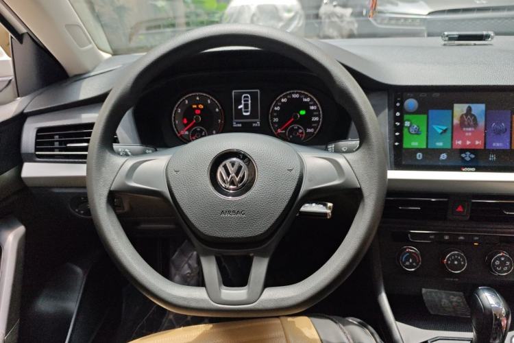 Used Volkswagen Lavida 2019 1.5L Automatic Fashion Edition China VI Steering Wheel