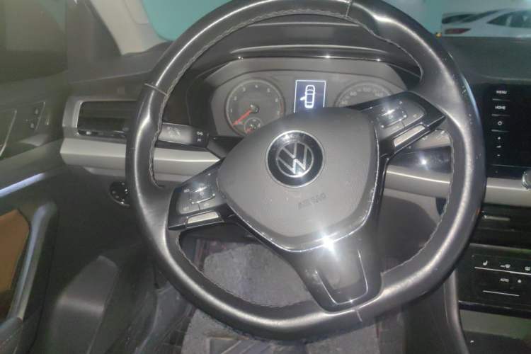 Used Volkswagen Lavida 2019 280TSI DSG Luxury Edition China VI Standard Steering Wheel