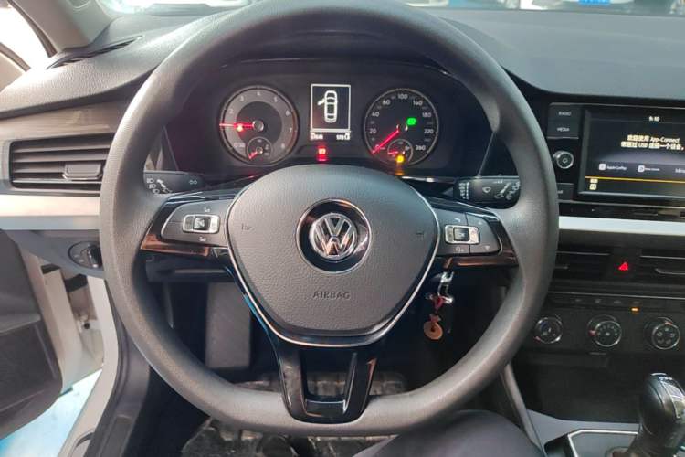 Used Volkswagen Lavida 2019 Hatchback 200TSI DSG Comfort Edition China VI Steering Wheel