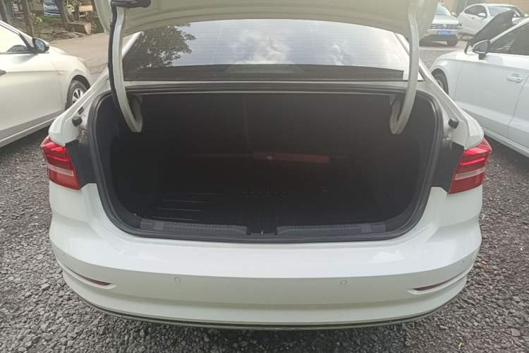 Used Volkswagen Lavida 2019 1.5L Automatic Vision Edition China VI Standard Trunk