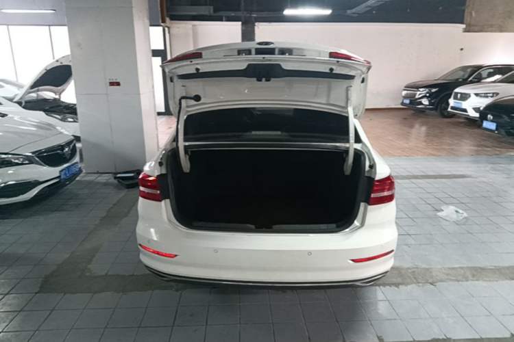 Used Volkswagen Lavida 2019 280TSI DSG Comfort Edition China VI standard Trunk